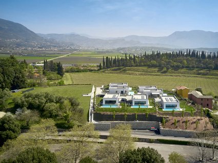 Relaxation by Lake Garda: our garden Relaxation by Lake Garda: our garden