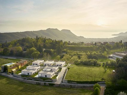 Luxury villa on Lake Garda: an exclusive oasis of peace Luxury villa on Lake Garda: an exclusive oasis of peace